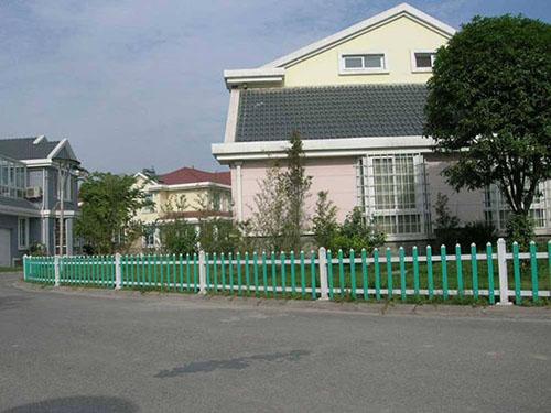 PVC草坪围栏