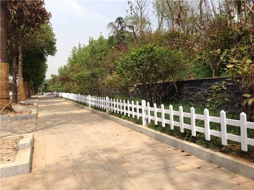 小区草坪围栏